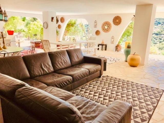 Couette-café Hirondelles 35 Cavalaire-sur-Mer
