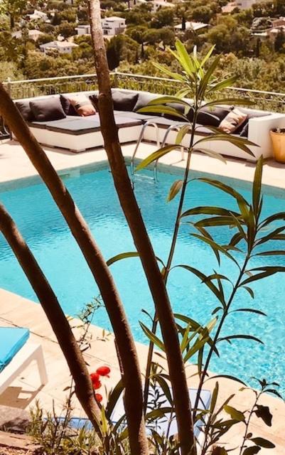 Bed & Breakfast Hirondelles 35 *
