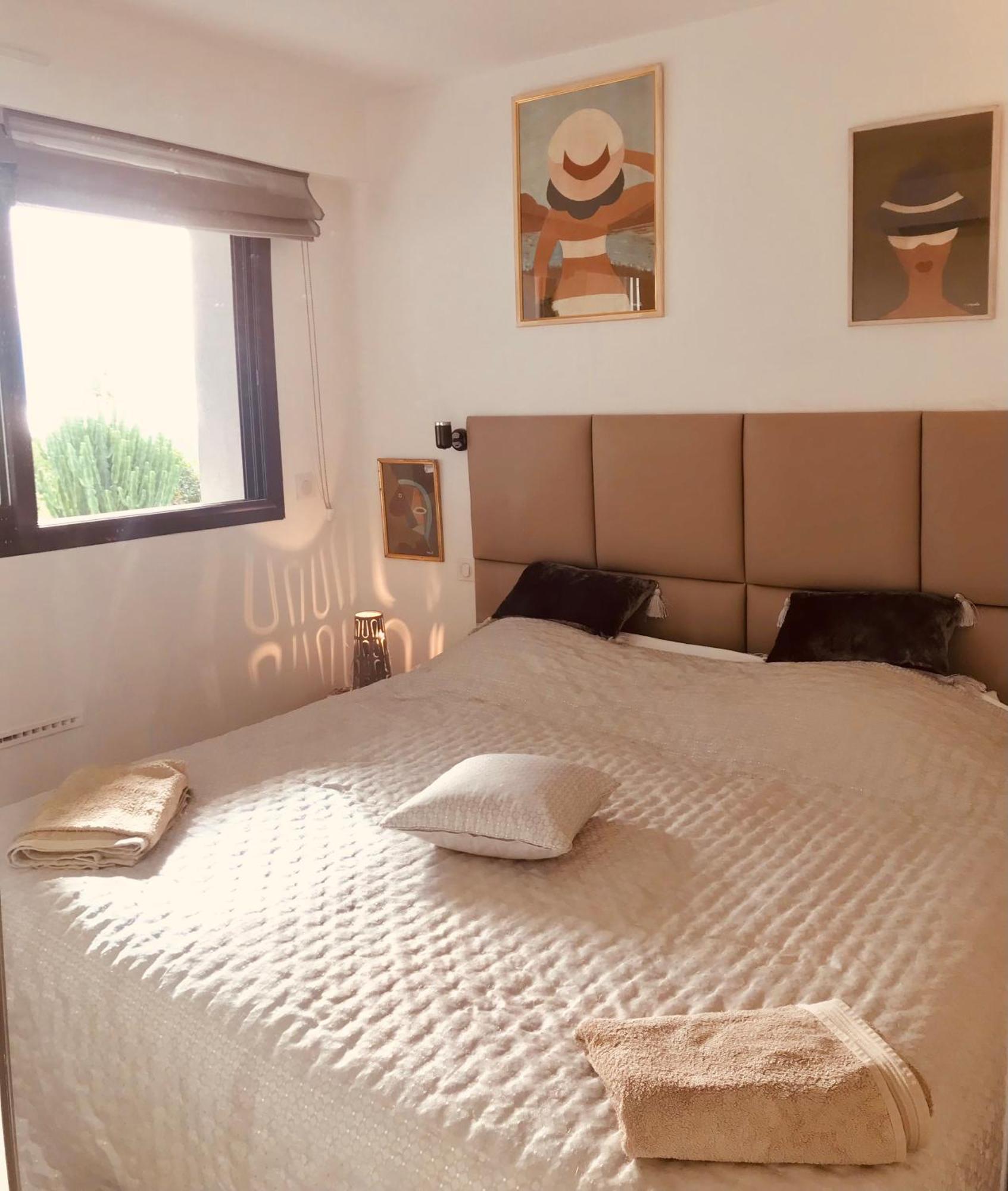Couette-café Hirondelles 35 Cavalaire-sur-Mer