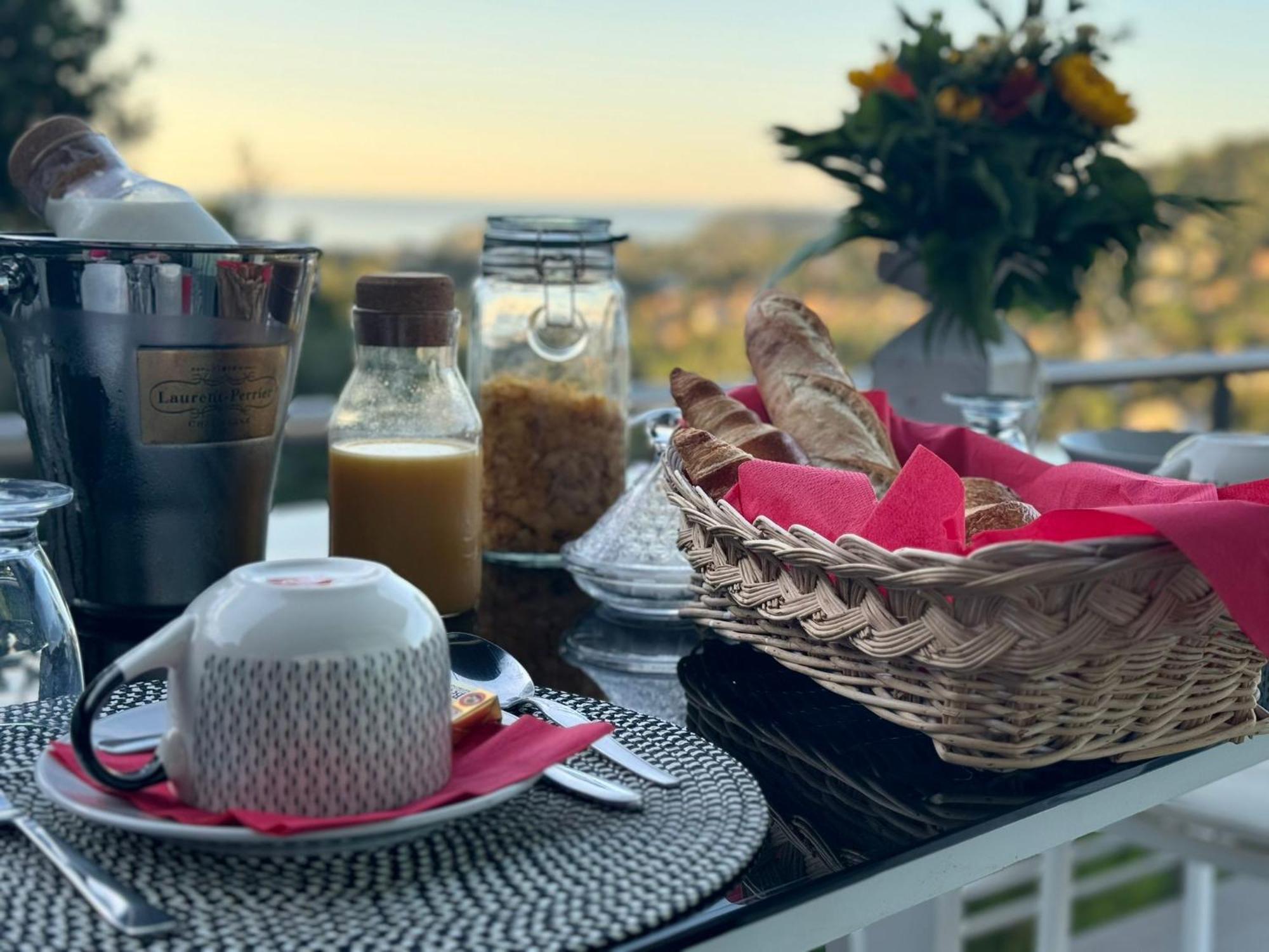 Hirondelles 35 Couette-café Cavalaire-sur-Mer